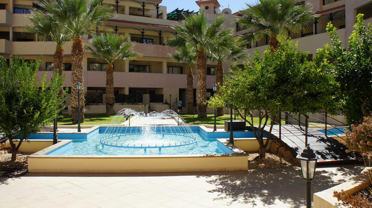 Townhouse Queens Gardens Pafos Quarto foto