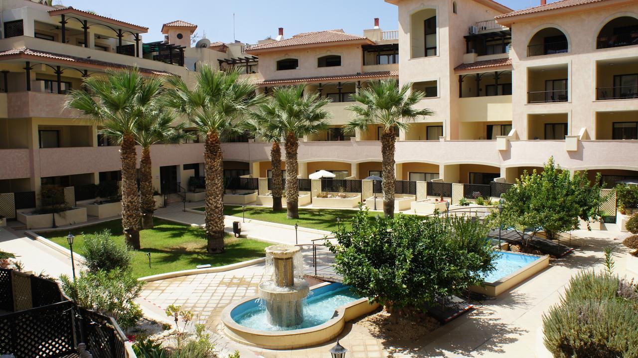 Townhouse Queens Gardens Pafos Exterior foto